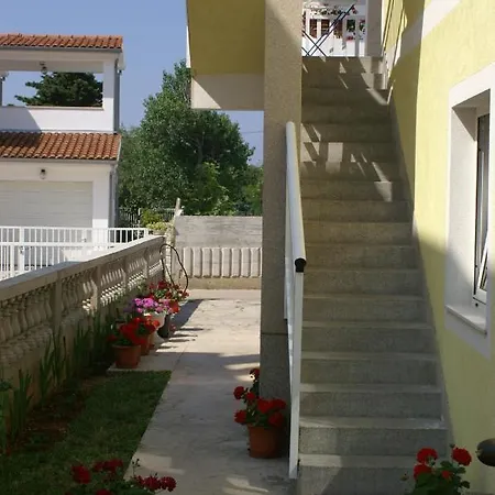 With A Parking Space - 5237 شقة