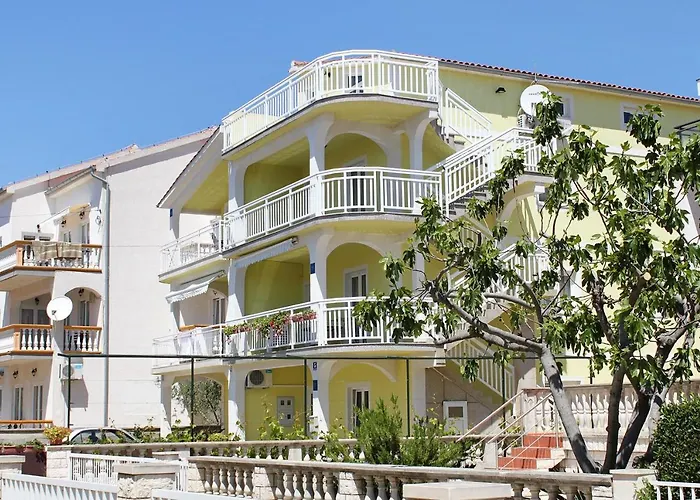 Apartments With A Parking Space Vodice - 5237 Apartman Vodice